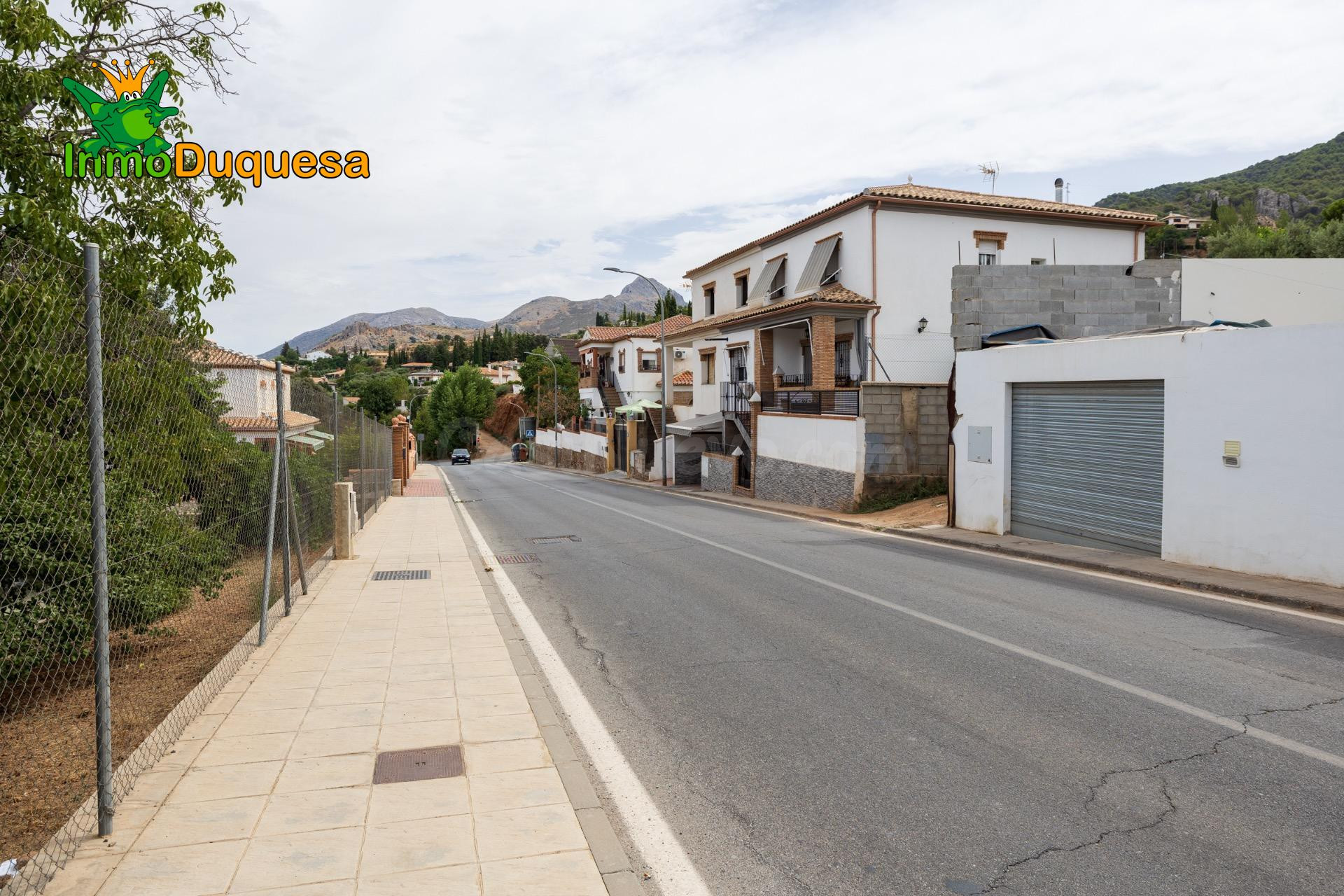 Solar urbano de 1.437 m2 (Con posibilidad de 3 casas). - foto 4