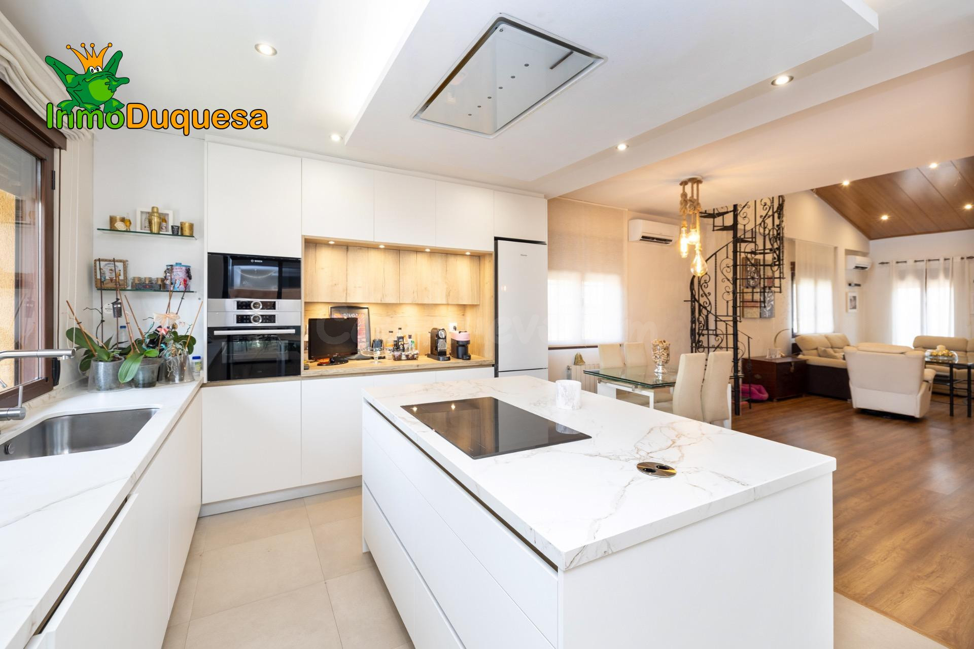 Chalet en 1 Planta en OTURA. Con torreón y sótano. (EFICIENC - foto 3