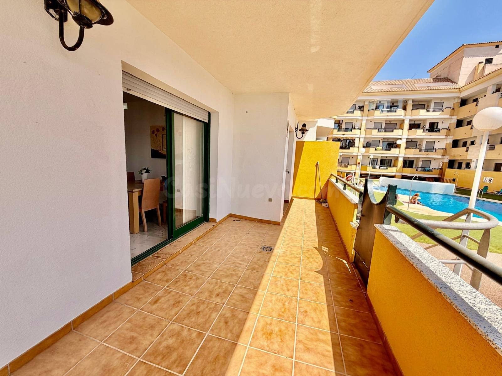 Piso de tres dormitorios con terraza y vistas al mar en Benalmadena, Costa del Sol - foto 2