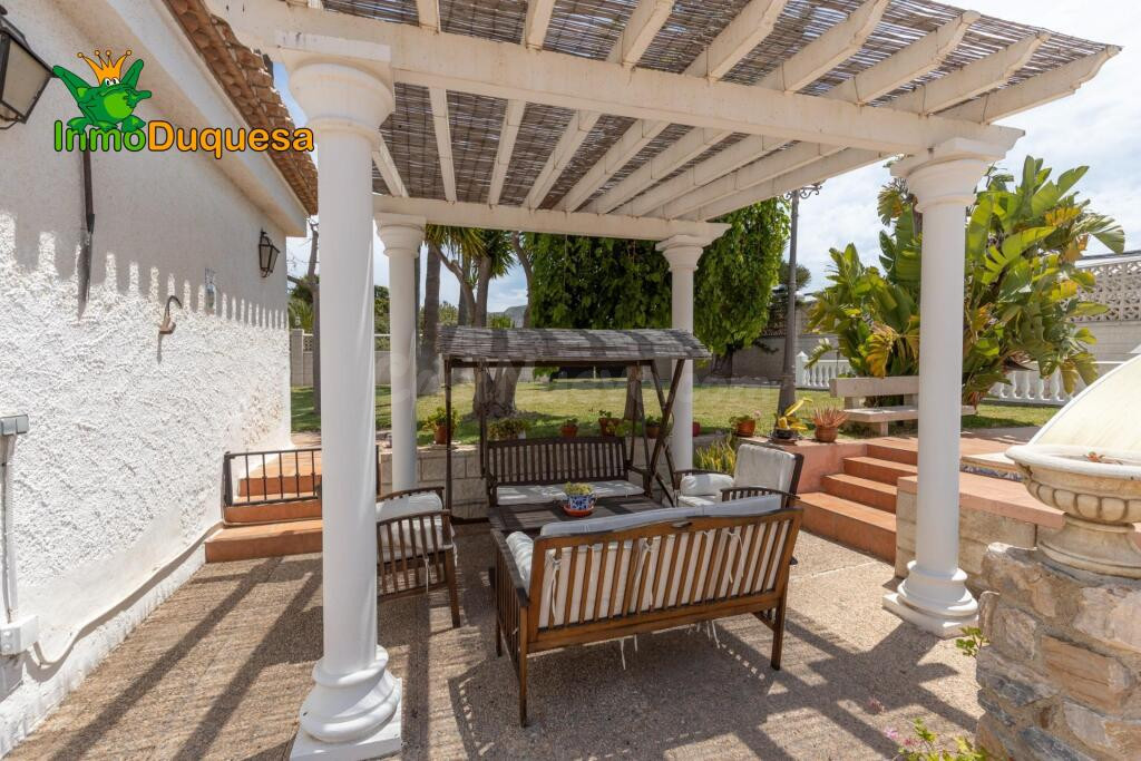 GRAN VILLA de UNA SOLA PLANTA en MOTRIL - foto 2