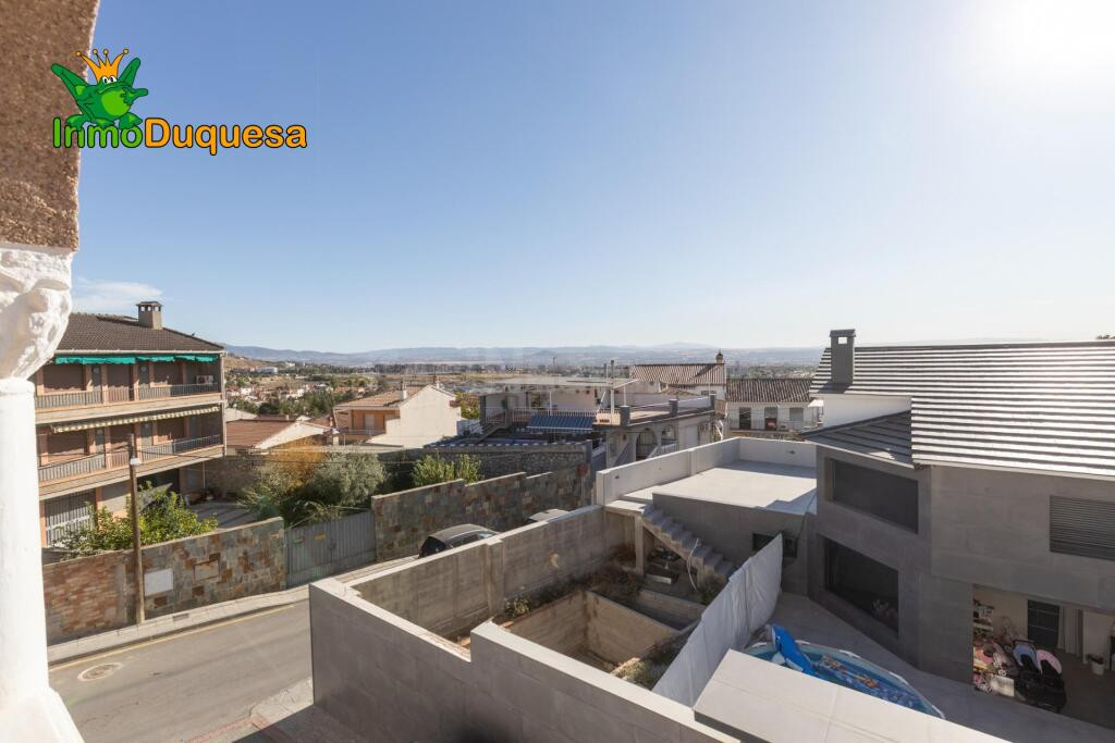 Casa pareada en el centro de JUN en esquina. - foto 4