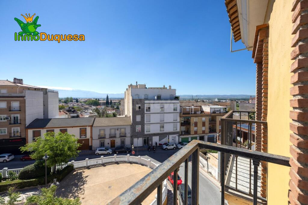 Piso de 3 dorm. y 2 baños en el centro de Atarfe - foto 3
