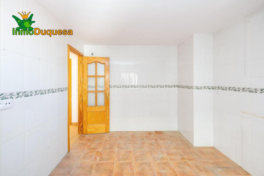 Piso de 3 dorm. y 2 baños en el centro de Atarfe - foto 4