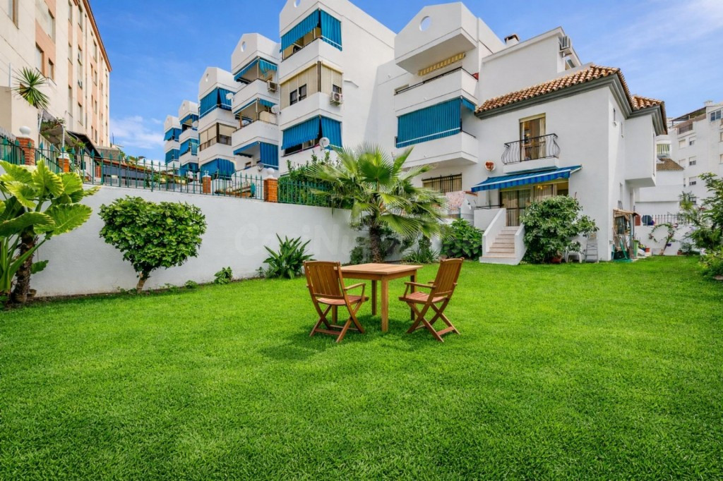 Adosada en Venta en Estepona Málaga - foto 2