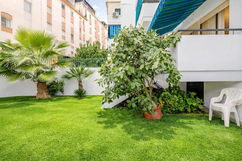 Adosada en Venta en Estepona Málaga - foto 4