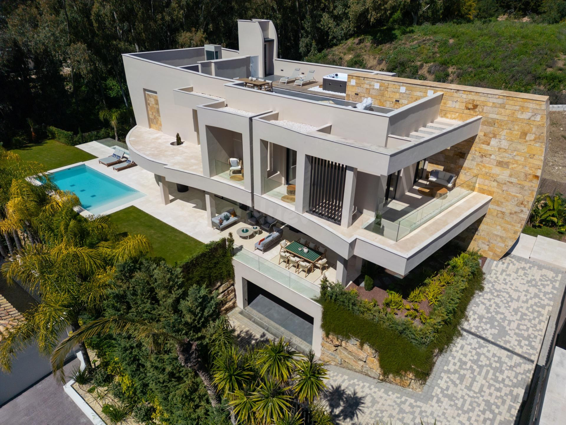 VILLA DE LUJO EN LA CERQUILLA, NUEVA ANDALUCIA MARBELLA