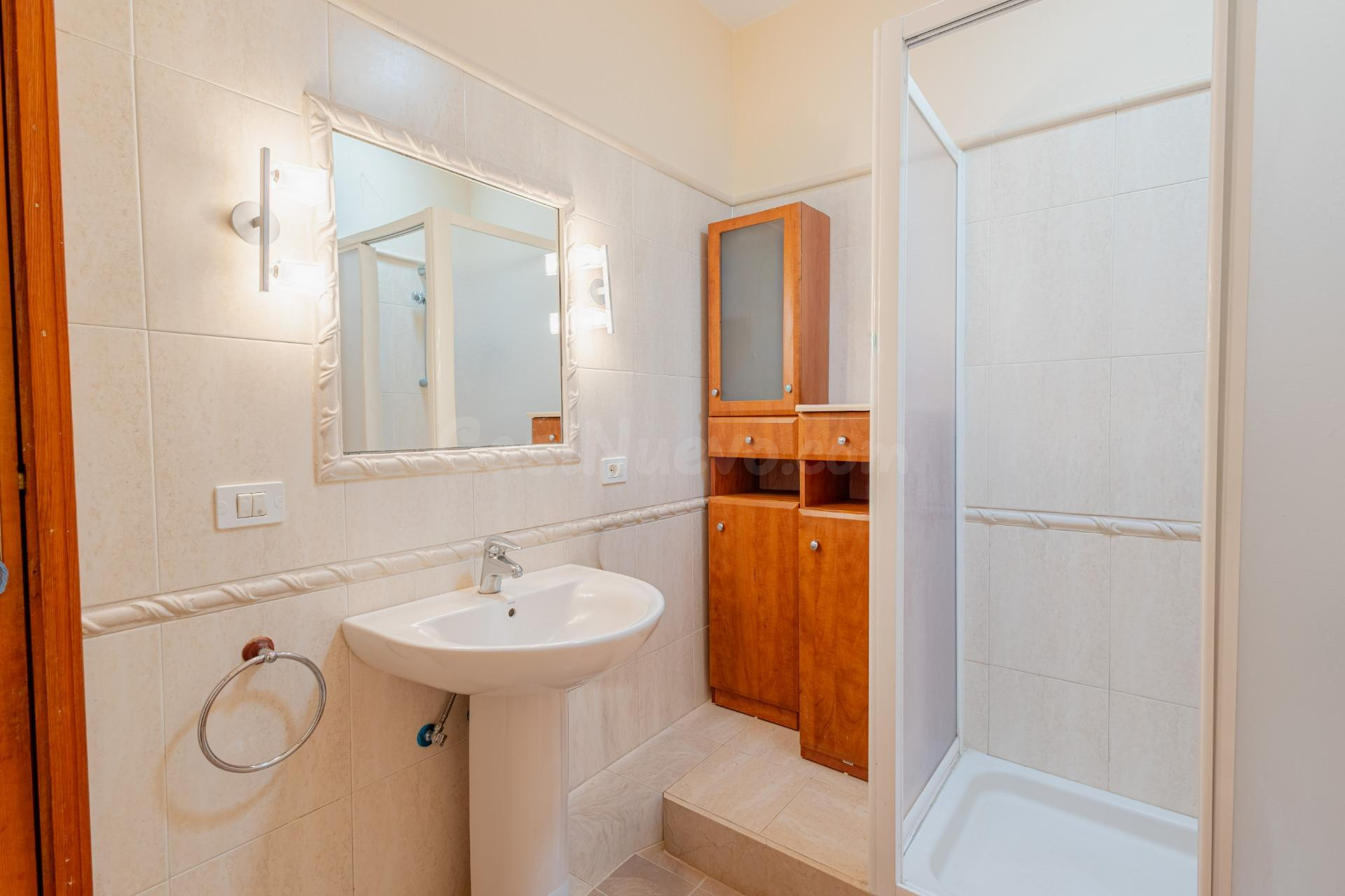 ¡Una vivienda única en Arico con tres niveles, amplios espac - foto 3