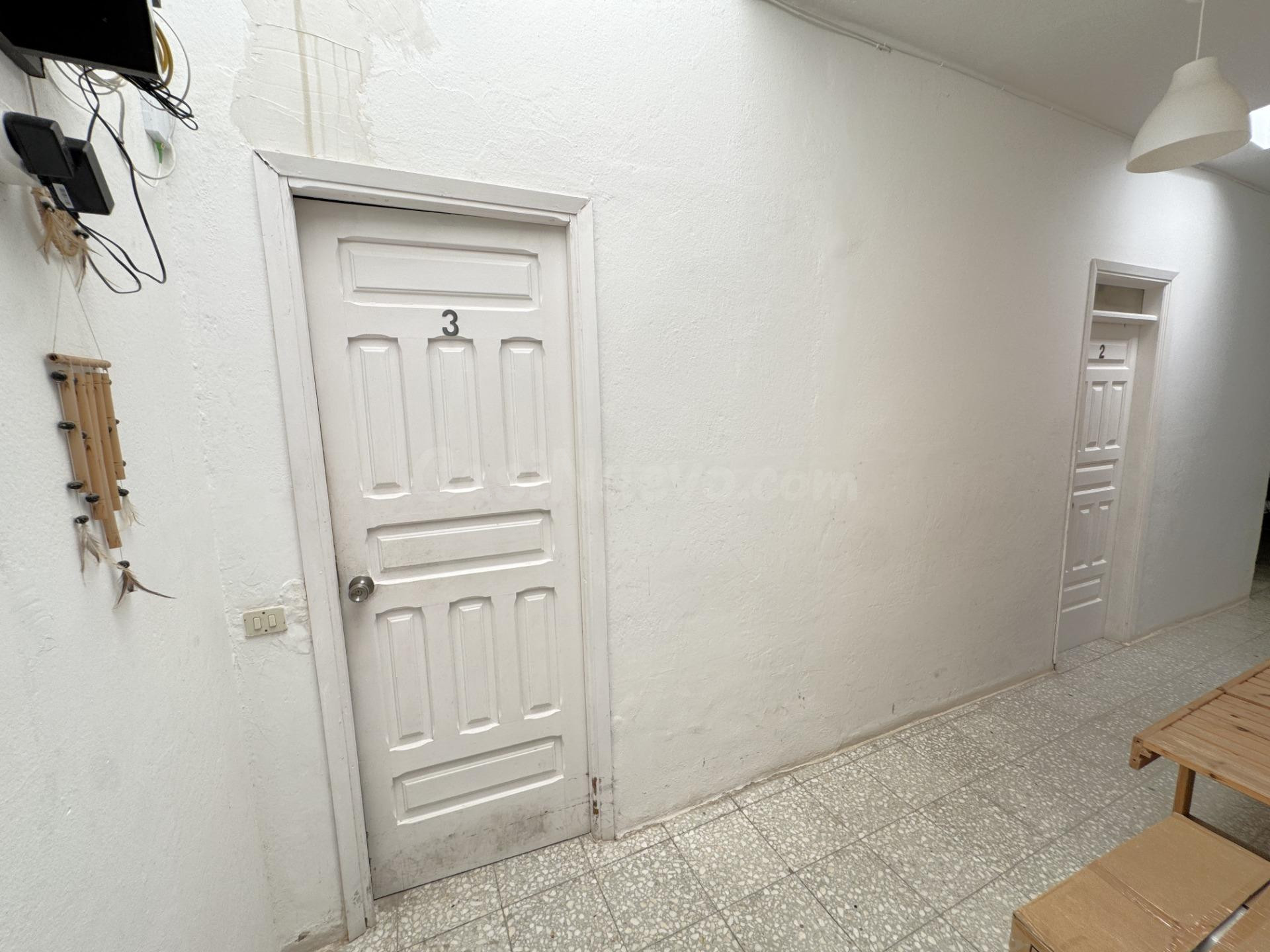 Casa terrera de 6 habitaciones con gran potencial de inversi - foto 4