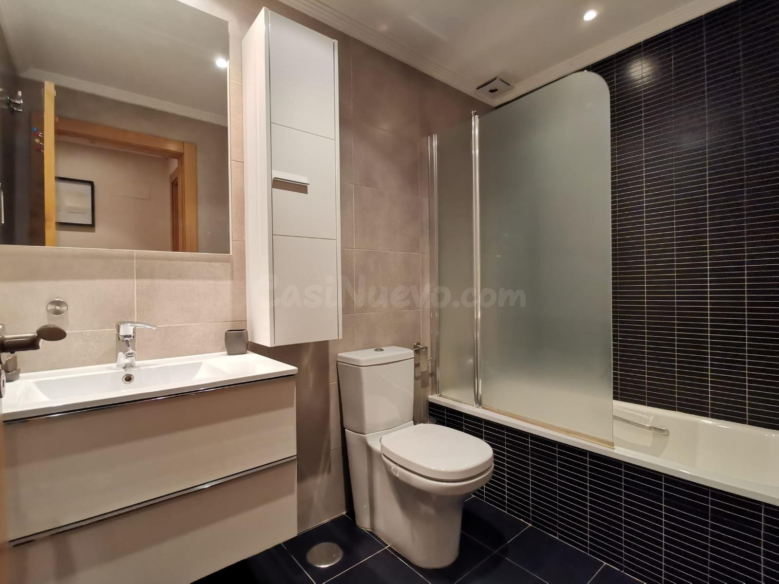 Piso de dos dormitorios en alquiler junto al HUCA y Los Prad - foto 4