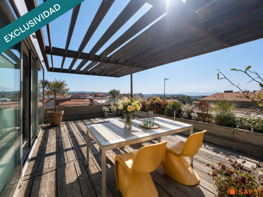 " Una vivienda donde la arquitectura organiza la vida alrededor de la luz, las terrazas y el paisaje"