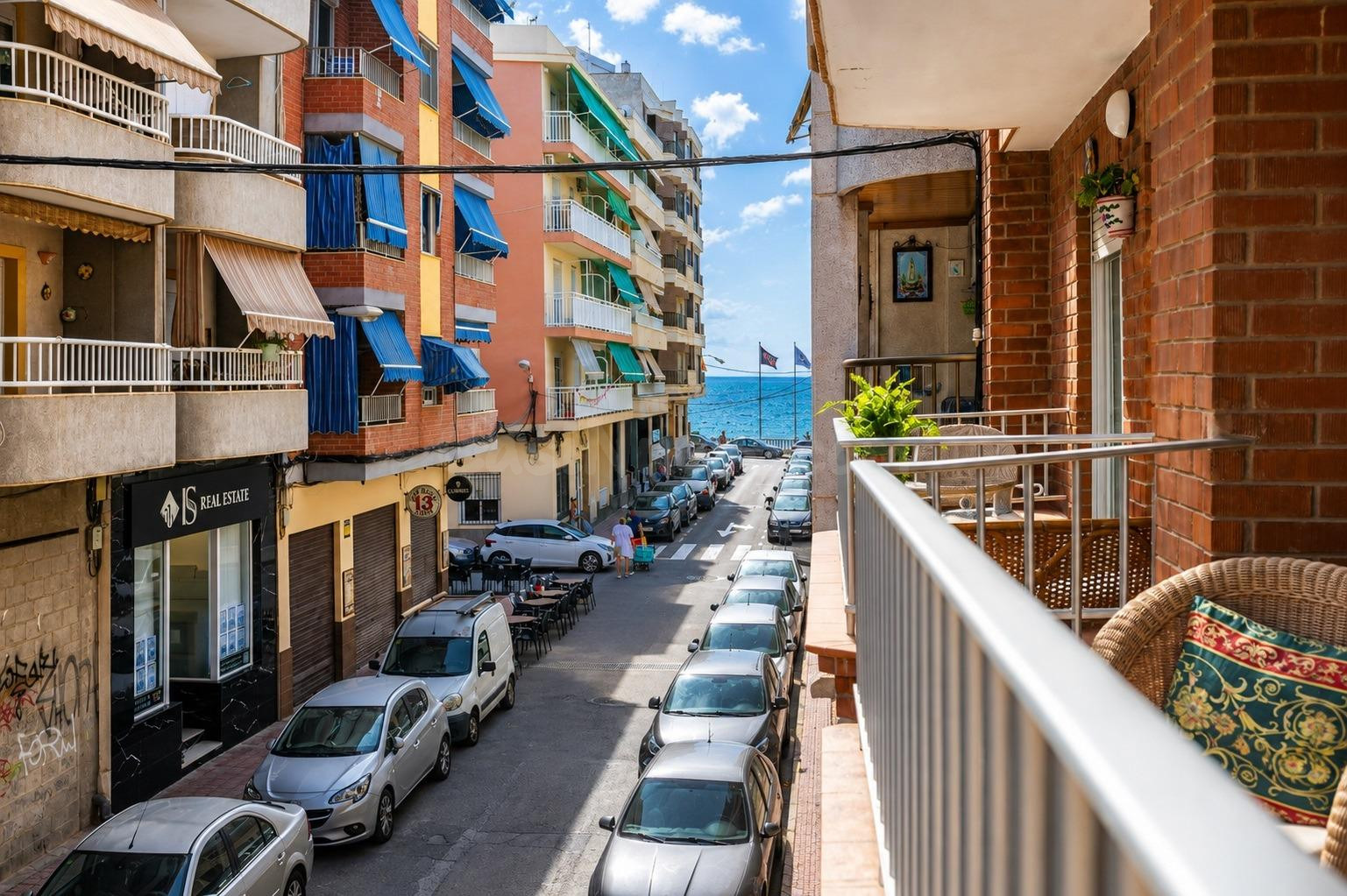 Apartamento en esquina a 100 metros de Playa de Los Locos con vistas al mar