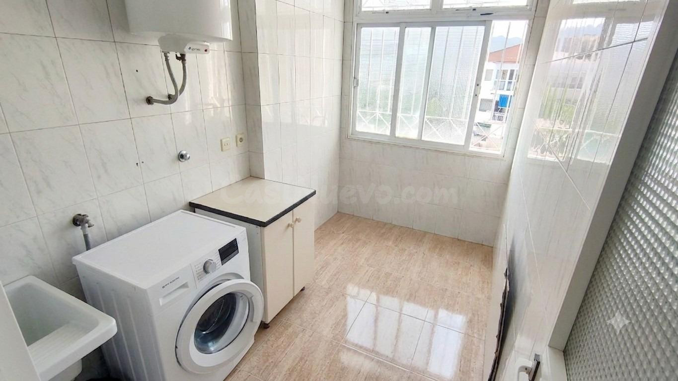 APARTAMENTO EN PRIMERA LÍNEA DE MAR CON 3 DORMITORIOS Y ESPE - foto 3