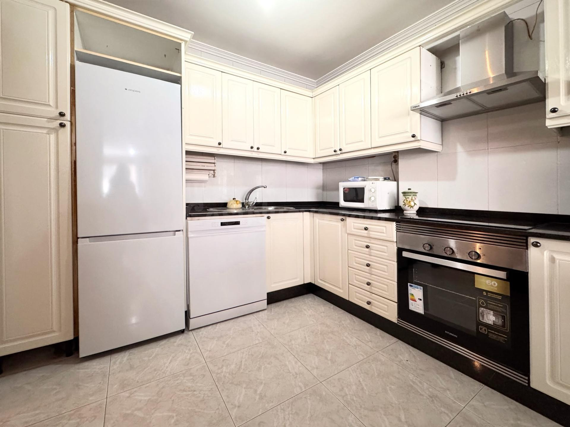 PISO AMPLIO DE TRES habitaciones PARA LARGA DURACIÓN - foto 4