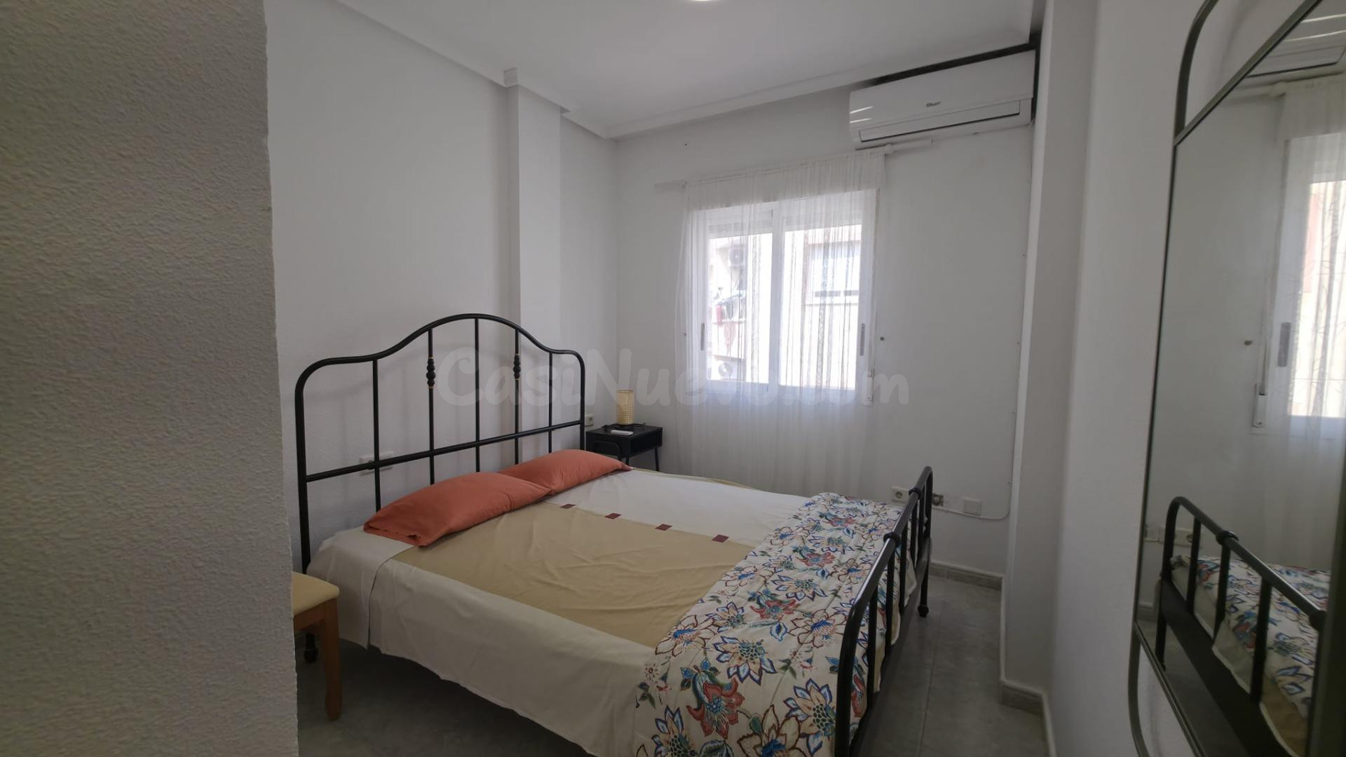 Apartamento en Torrevieja playa de Los Locos en Perfecto Est - foto 3