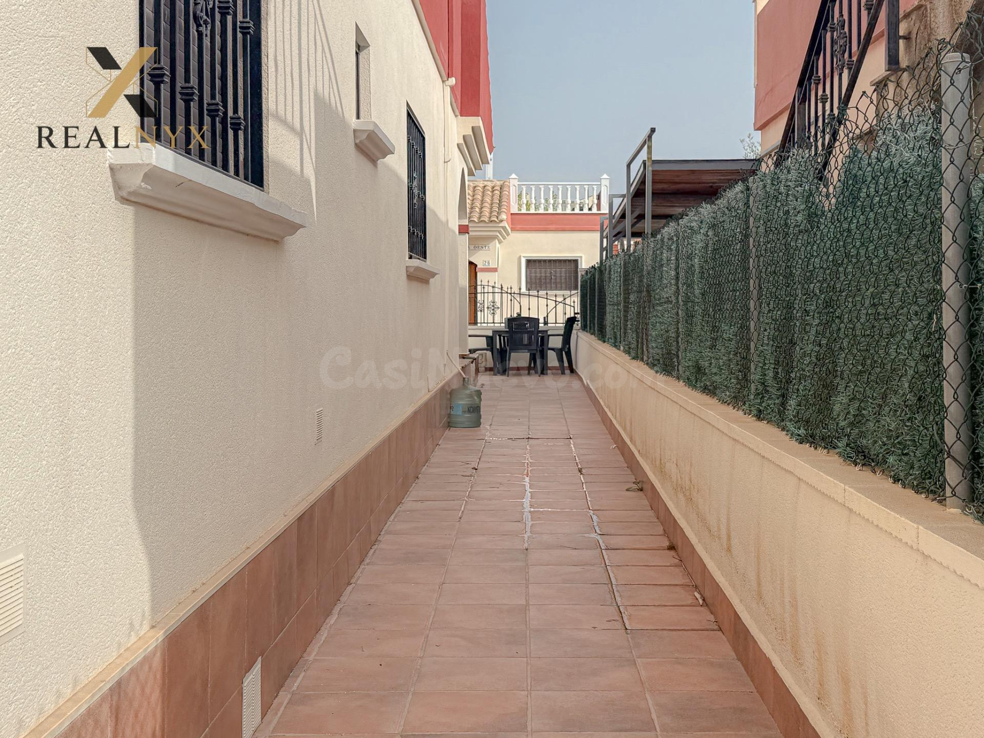 Aguas Nuevas! Espectacular chalet con gigantesco solarium y  - foto 5