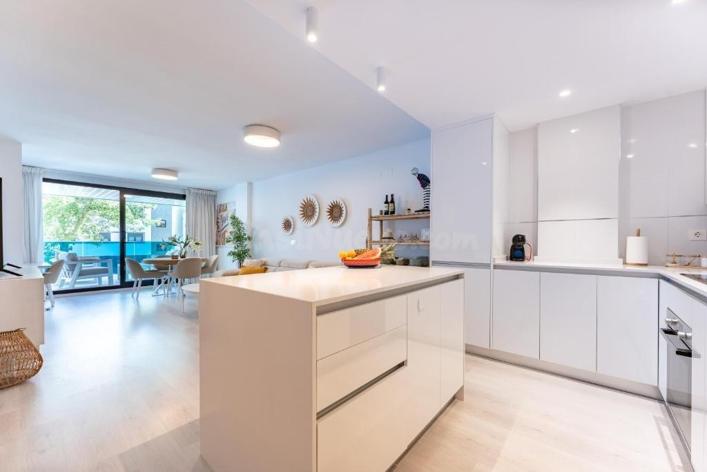 Piso AMPLIO de 3 Dorm. a ESTRENAR YA!! con TERRAZA 54 m2, , con piscinas y parques!! En Las Lagunas de Mijas - foto 5