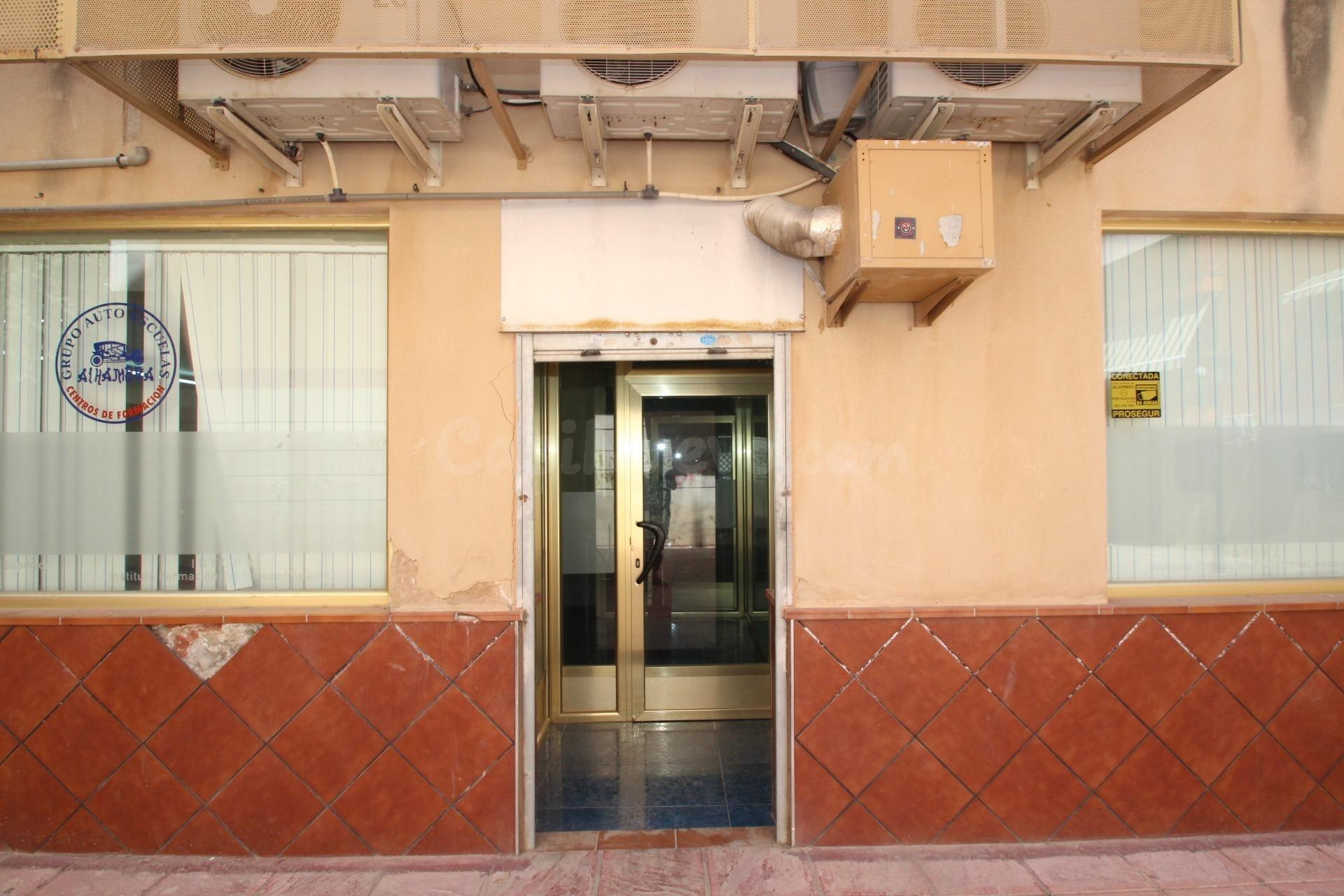 Se vende magnifico local en Las Gabias - foto 5