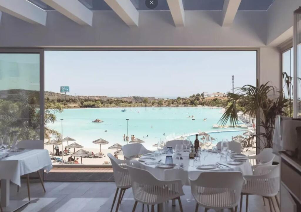 APARTAMENTO 2 dorm. en ALCAZABA LAGOON con TERRAZA, piscinas y PLAYAS ARTIFICIALES!!!