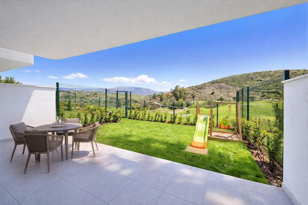 ENTREGA INMEDIATA!!! BAJO de 3 Dorm. A ESTRENAR con TERRAZA 