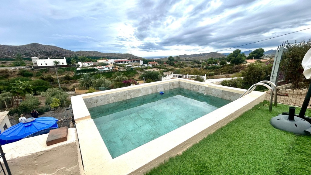 Estupenda casa rústica en Urbanización Venta San Felipe, Águ