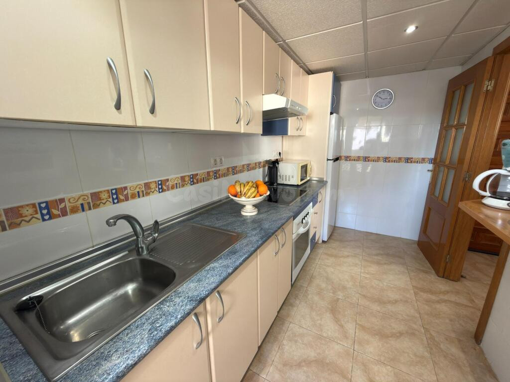 ¡En Exclusiva! Amplio apartamento con zonas ajardinas y 2 pi - foto 5