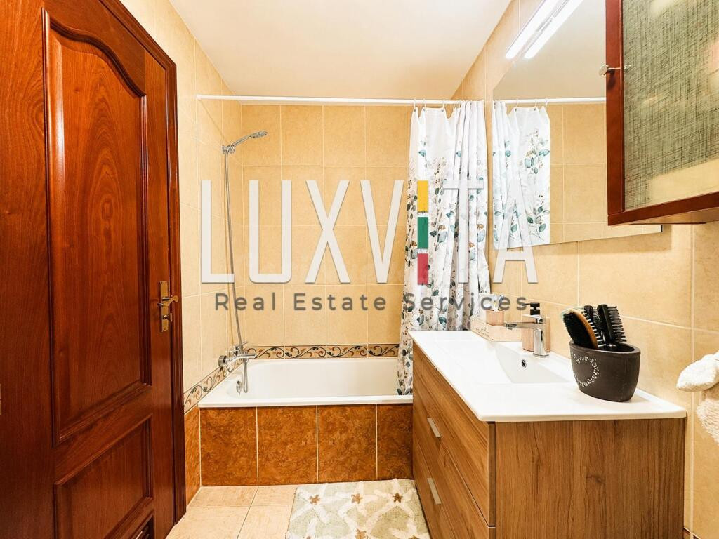 Luminoso apartamento de 2 dormitorios con garaje y trastero  - foto 4