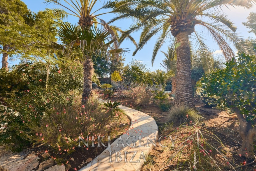 Casa-Chalet en Venta en Santa Eularia Des Riu Baleares - foto 4