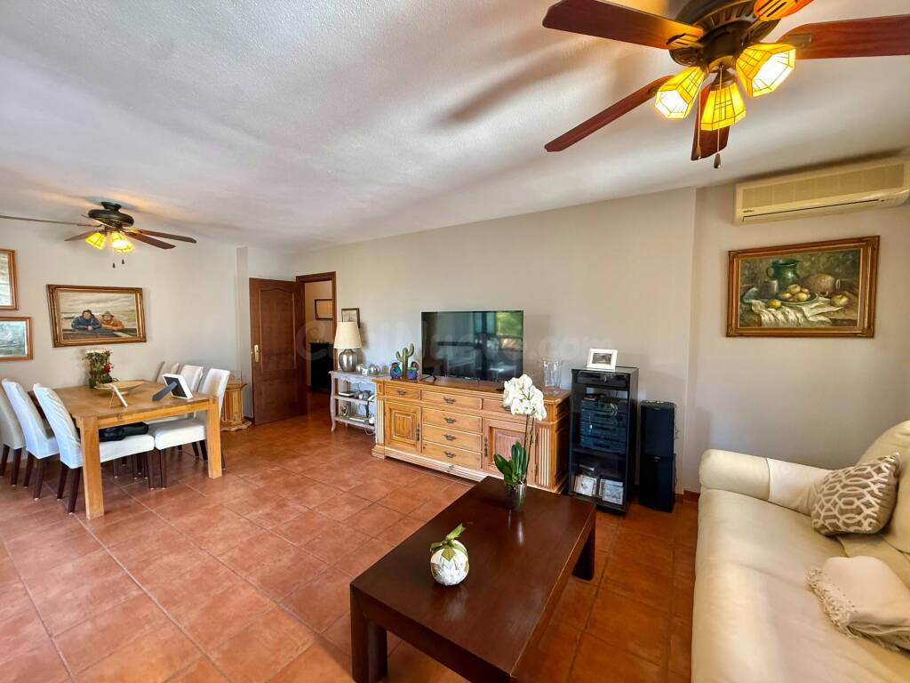 Amplia Vivienda en Pleno Recinto Ferial de Fuengirola - foto 3