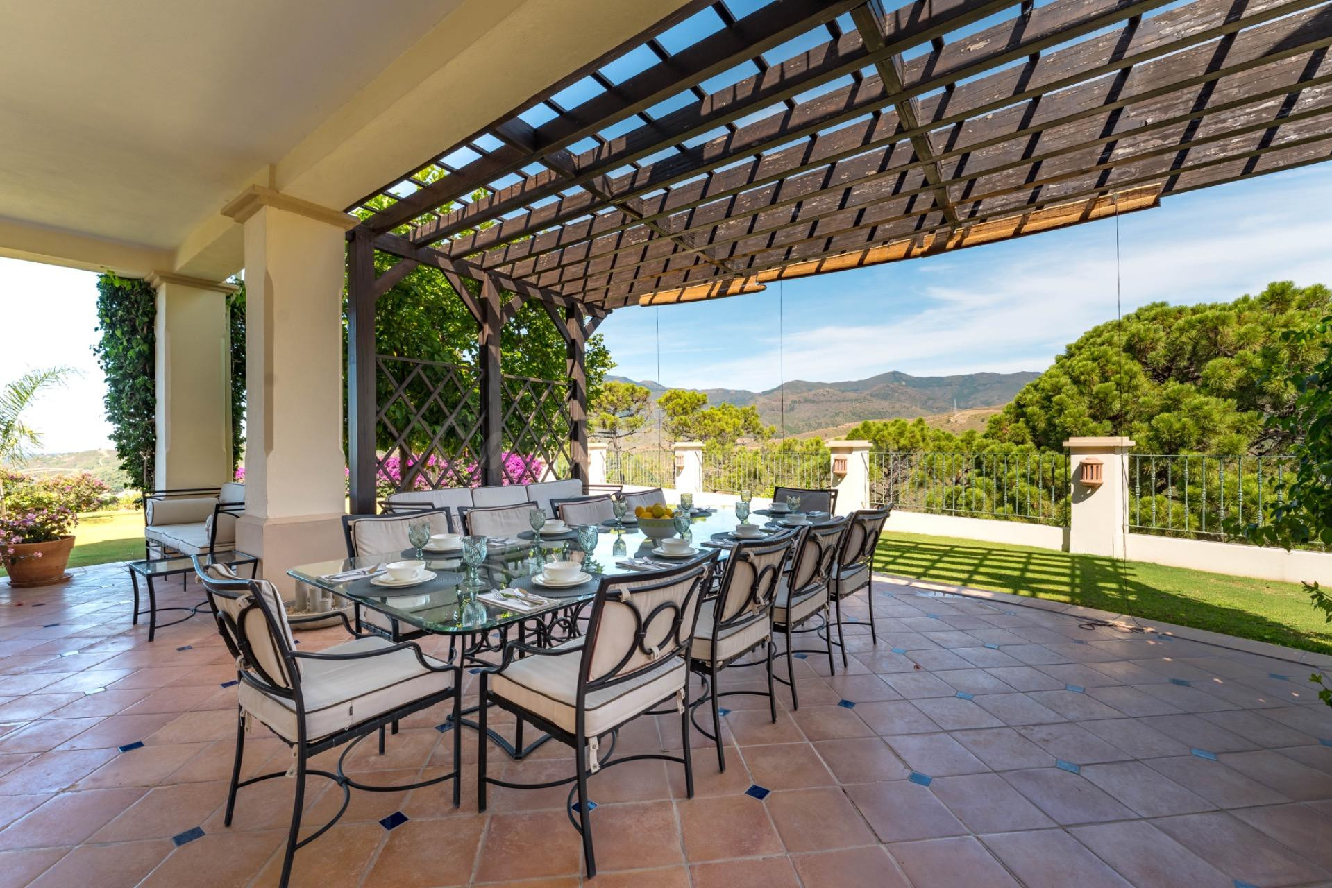 VILLA DE LUJO EN LOS MONTES DE ESTEPONA CON VISTAS AL MAR - foto 4
