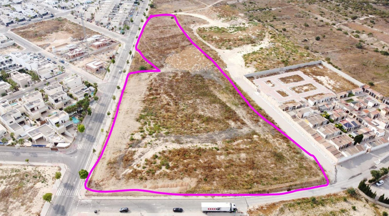 ✨ ¡GRAN OPORTUNIDAD DE INVERSIÓN! PARCELA DE 21.612 m2 EN BE - foto 4