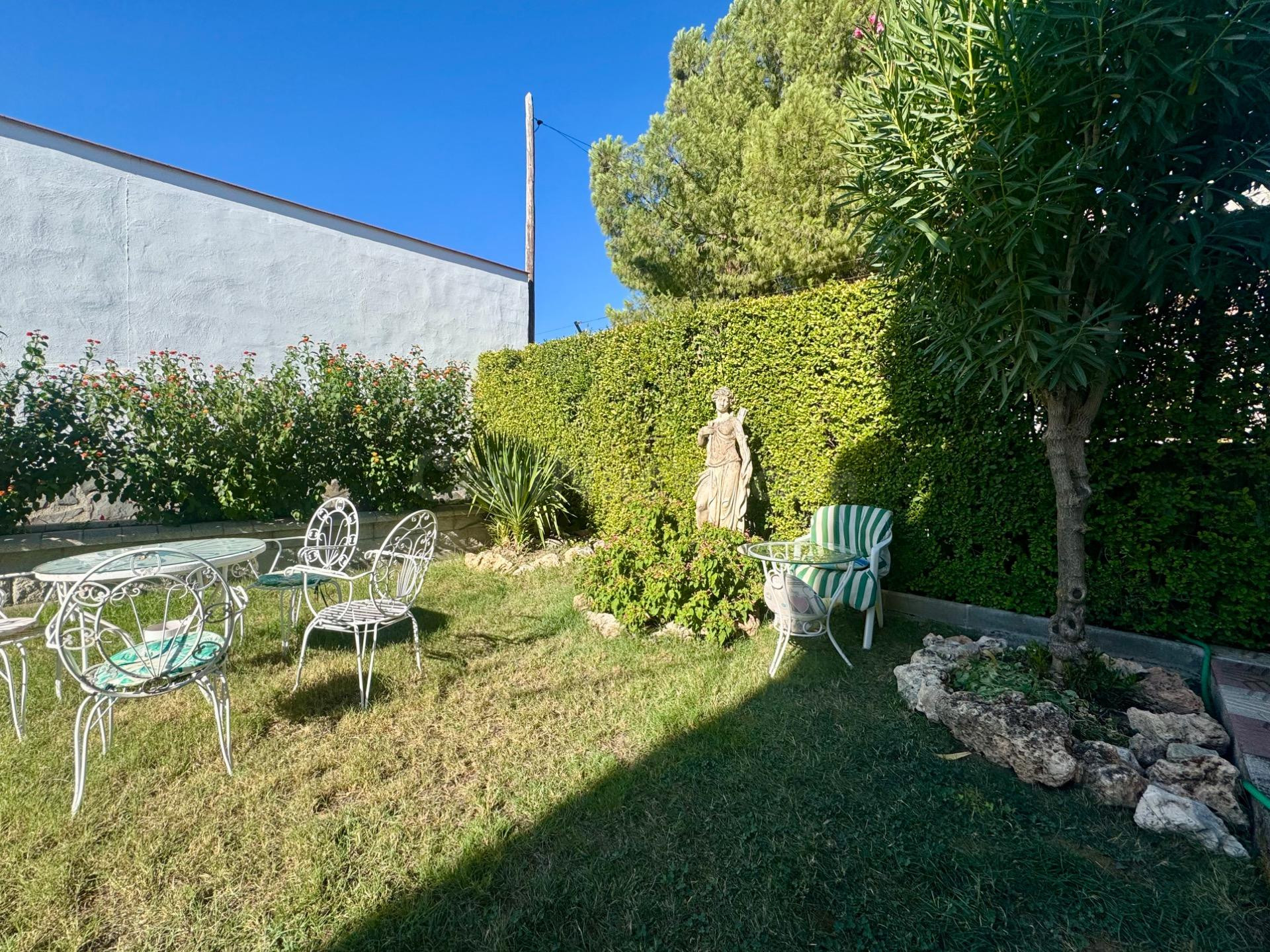 Chalet independiente con gran parcela, piscina privada y gar - foto 4