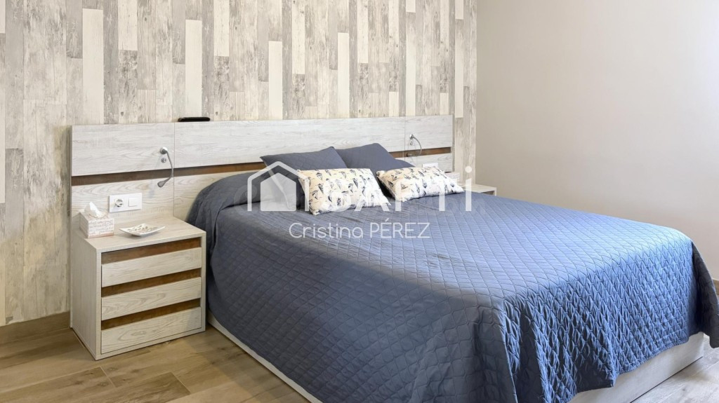 Casa con licencia turística y garaje en Los Pinos - foto 3