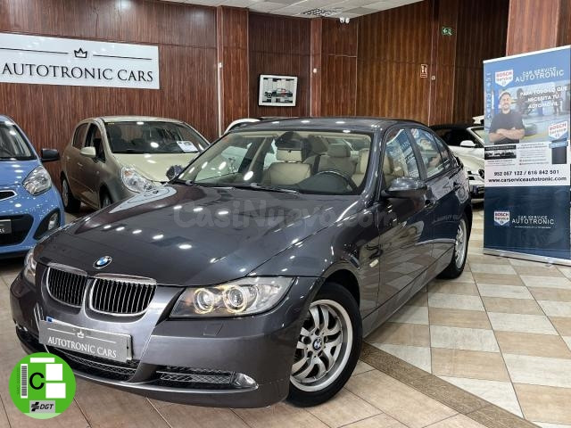 BMW - Serie 3 - 320i Futura