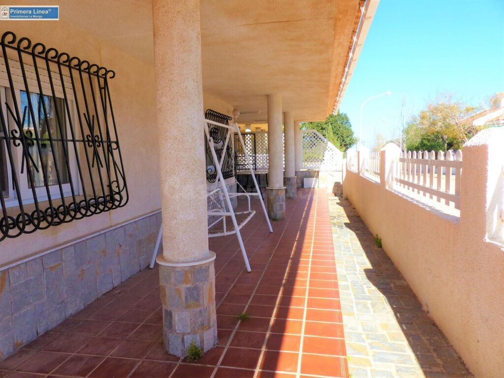 Venta de chalet de 816 m2 de parcela y piscina en Mar de Cri - foto 5