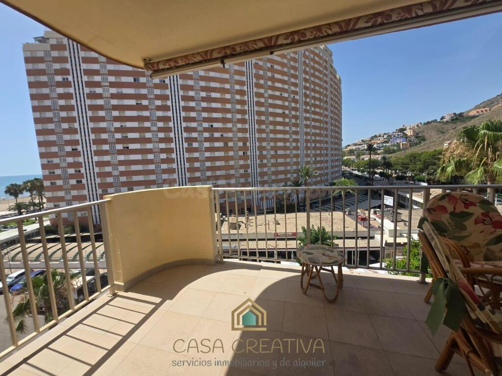 APARTAMENTO EN VENTA EN CULLERA – GRAN TERRAZA CON VISTAS AL CASTILLO Y AL MAR – 157.000 €