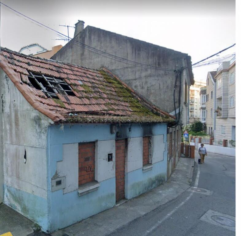 CASA UNIFAMILIAR de PLANTA BAJA en calle Reboredo 4. Cangas.