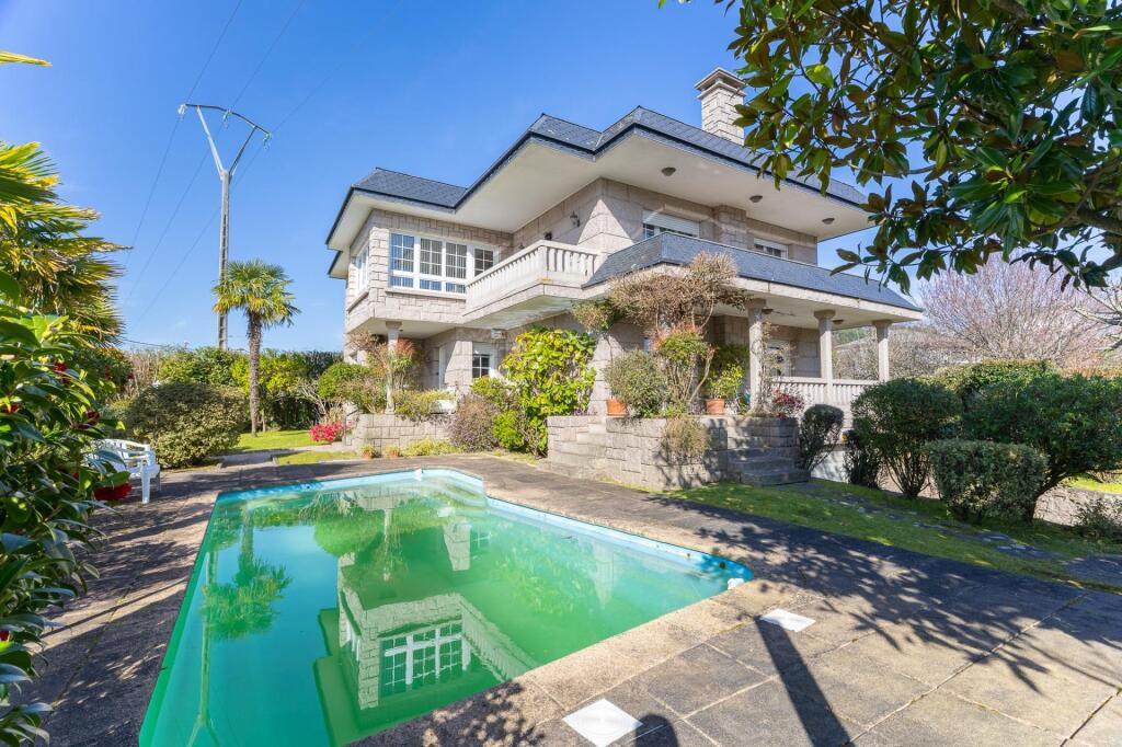 El error en el sistema: un chalet de piedra y piscina en el 