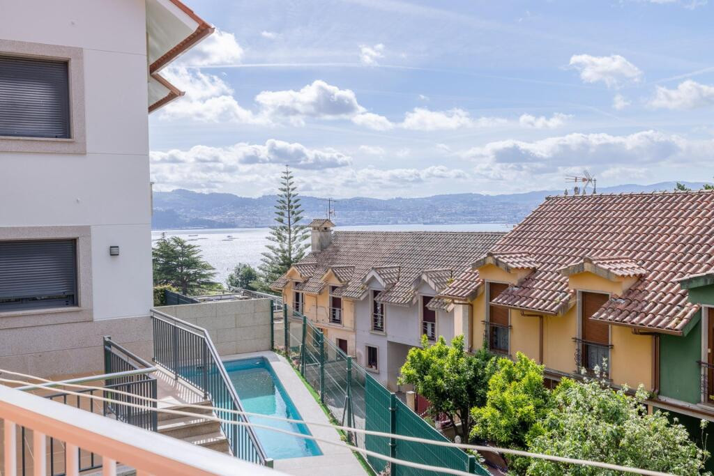 Dúplex de 4 dormitorios, con terraza, a 350m de la playa - foto 2