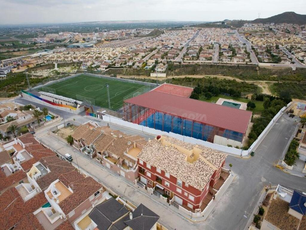 VILLA MODERNA DE NUEVA CONSTRUCCIÓN EN BENIJOFAR - foto 3