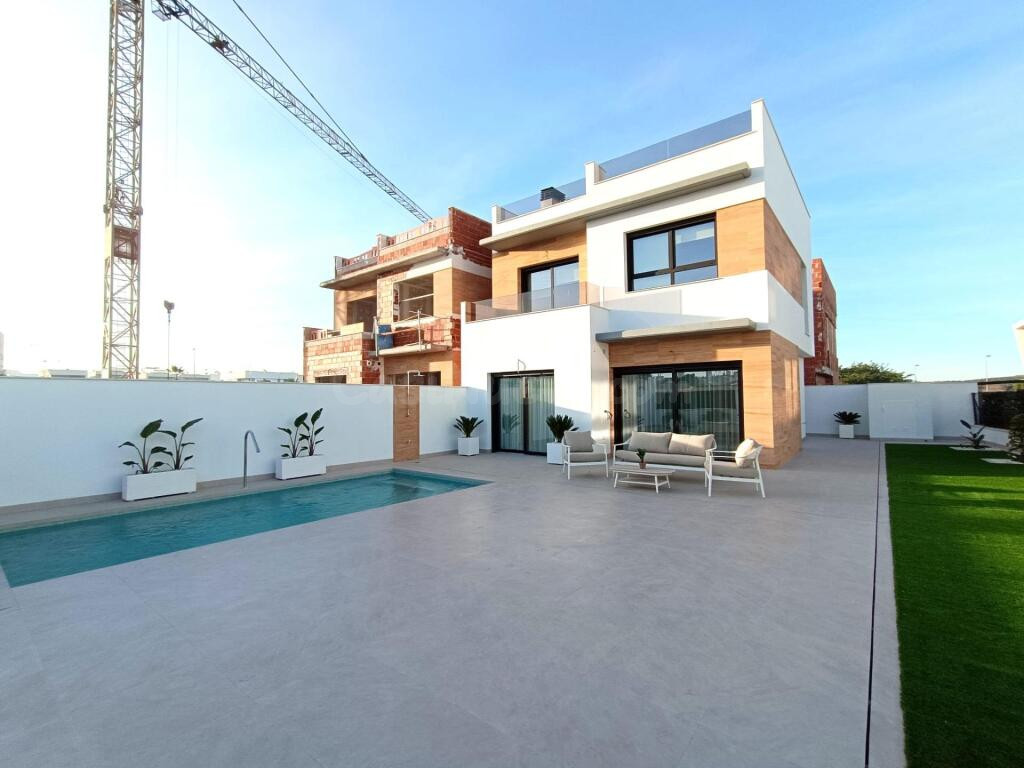 Exclusivos Chalets Adosados de Obra Nueva en Benijófar, Cost - foto 3
