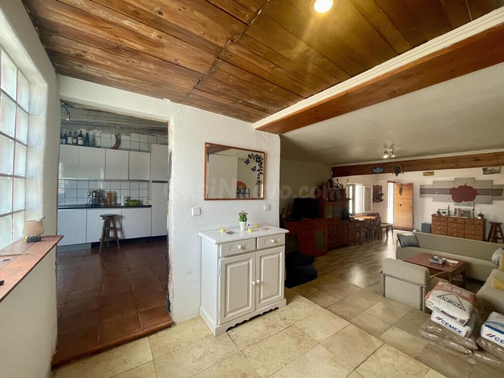 AMPLIO INMUEBLE REFORMADO CON DISTRIBUCIÓN RESIDENCIAL, SUJE - foto 4