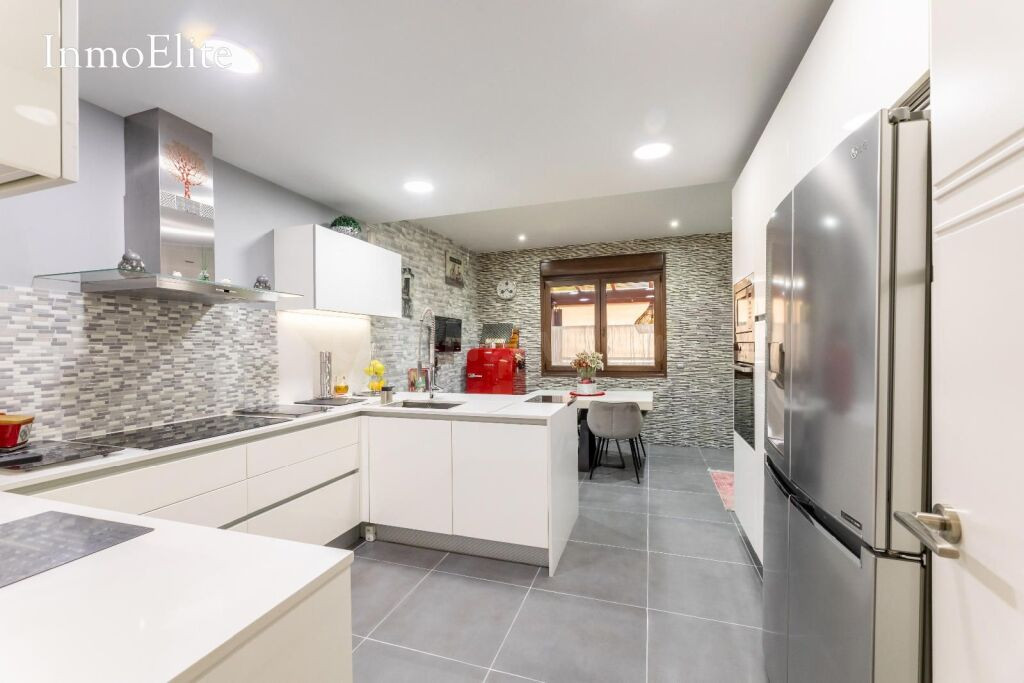 Chalet Adosado en Majadahonda - foto 4
