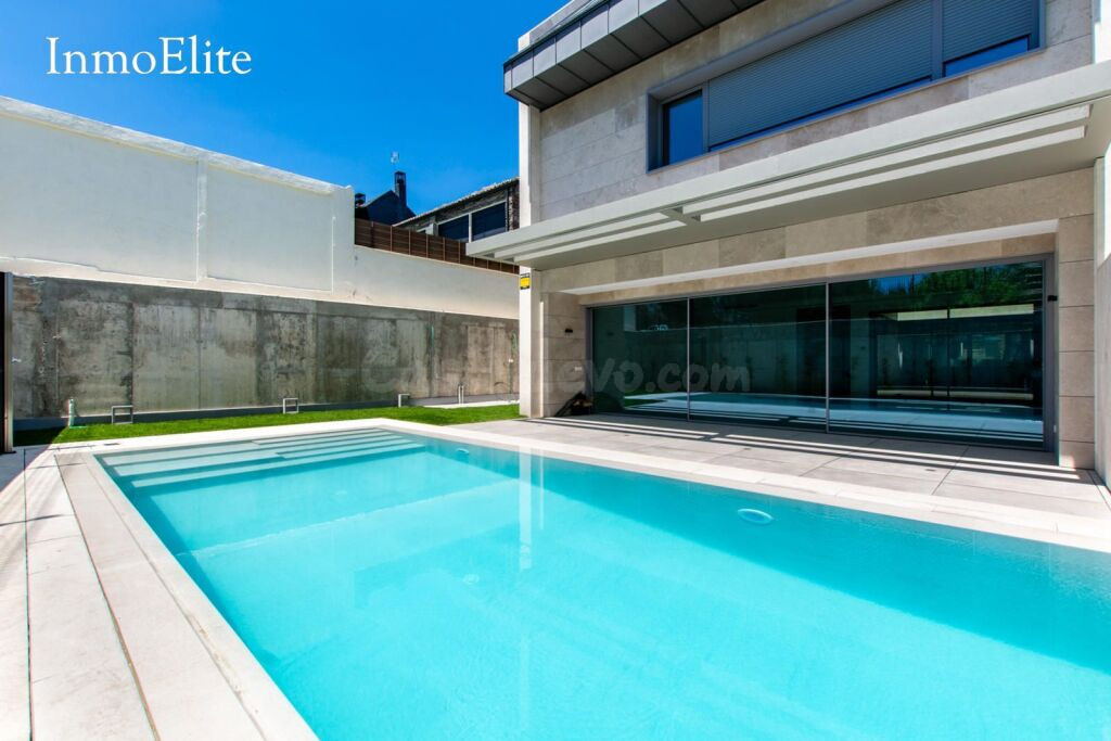 Chalet Pareado en Pozuelo De Alarcón - foto 2