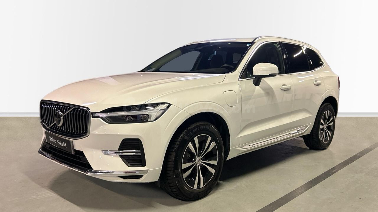Volvo XC60 XC60 Core, T6 AWD Híbrido enchufable, Eléctrico/Gasolina, Bright