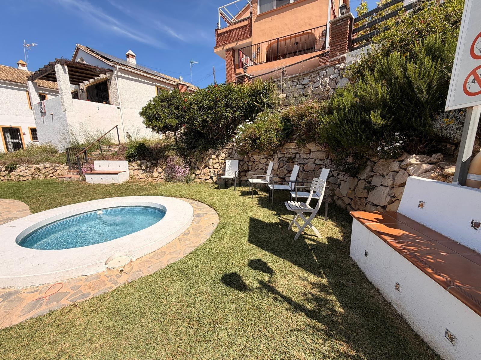 CASA PAREADA EN MIJAS CON VISTAS AL MAR Y TERRAZA PRIVADA - foto 2