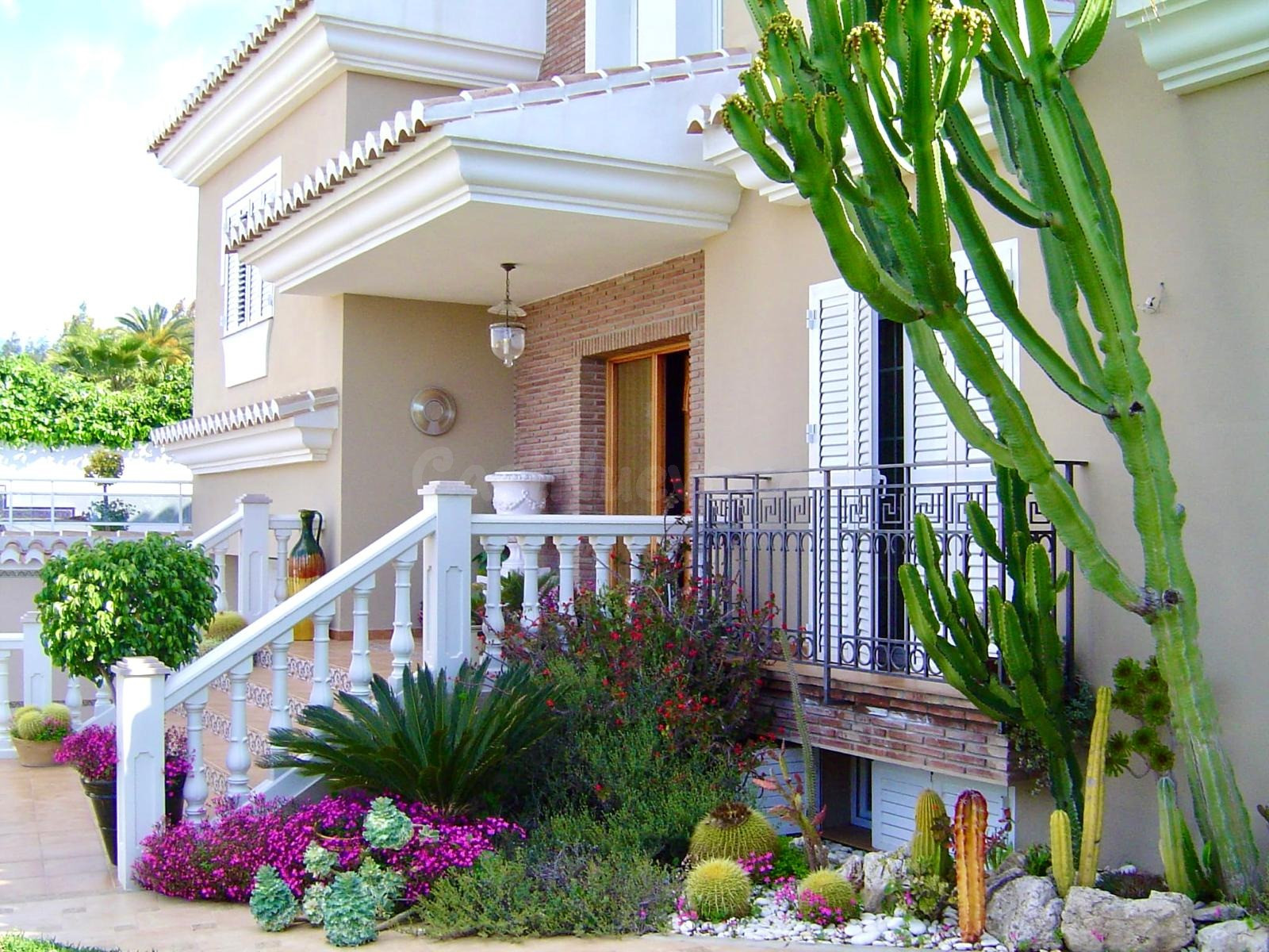 Espectacular chalet con 540 m2 de parcela, ascensor, jacuzzi