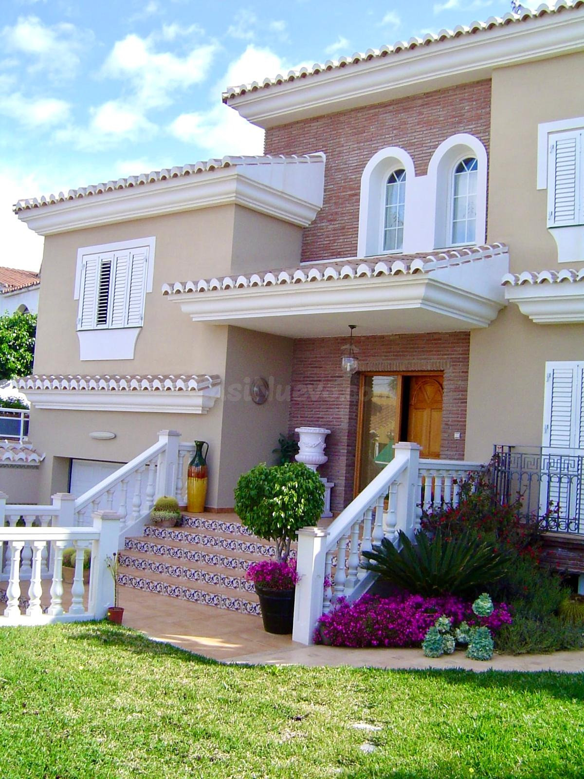 Espectacular chalet con 540 m2 de parcela, ascensor, jacuzzi - foto 2