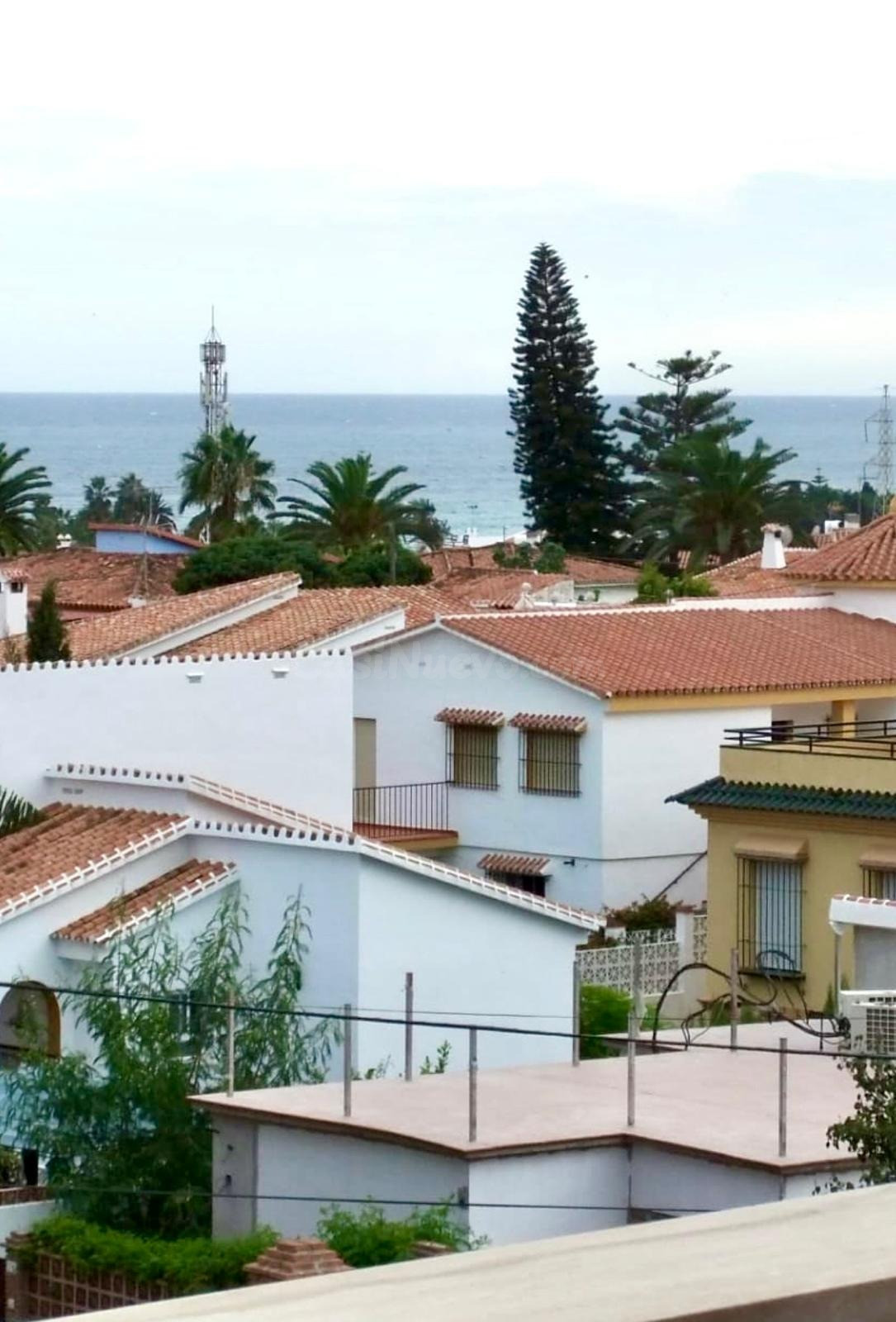 Espectacular chalet con 540 m2 de parcela, ascensor, jacuzzi - foto 3