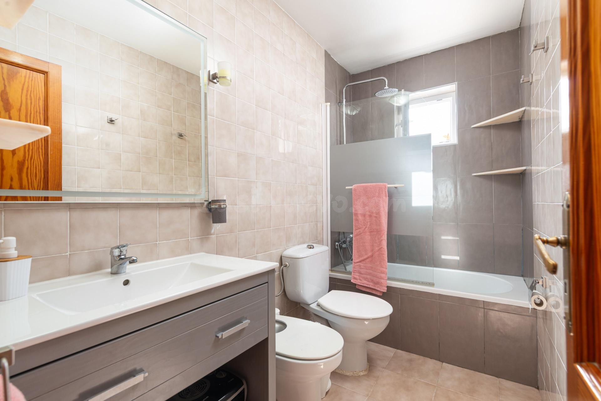 Adosado en Puerto de Alcudia de 5 habitaciones - foto 5