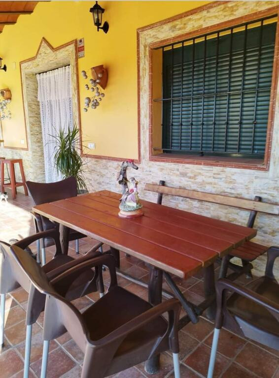 Preciosa  casa con parcela y piscina en la Puebla de los Inf
